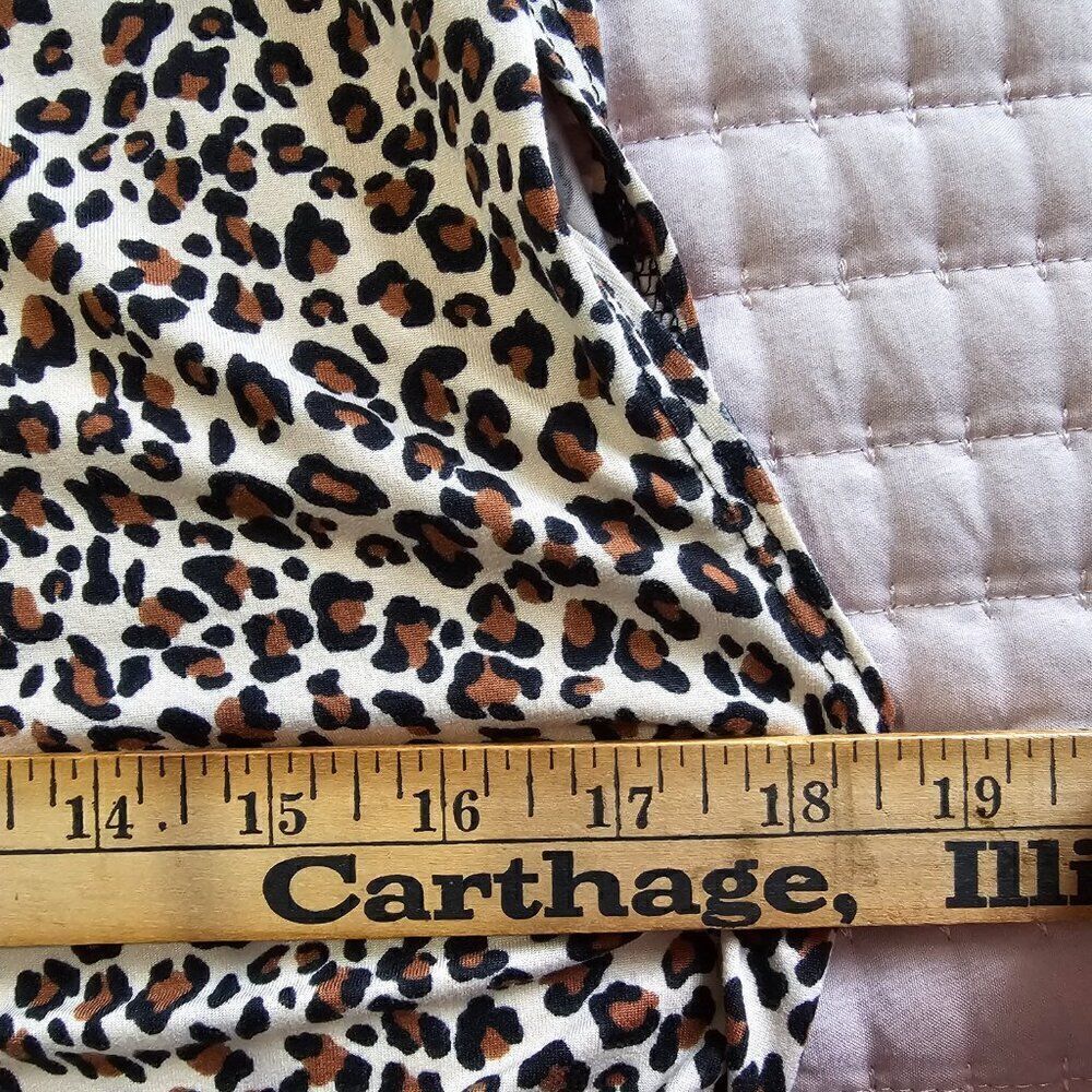 NEVER WORN ADORA ANIMAL PRINT MUSCLE TOP CREW NECK SOFT TOP SIZE SMALL - Picture 13 of 14